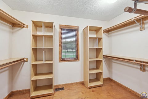 Tiny photo for 4135 SW Indian Hills Rd, Topeka, KS 66610 (MLS # 247134)