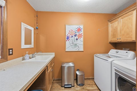 Tiny photo for 4135 SW Indian Hills Rd, Topeka, KS 66610 (MLS # 247134)