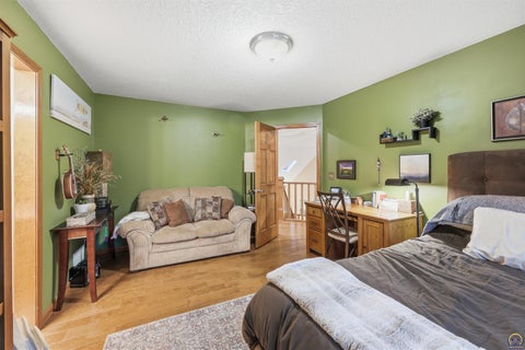 Tiny photo for 4135 SW Indian Hills Rd, Topeka, KS 66610 (MLS # 247134)
