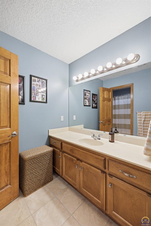 Tiny photo for 4135 SW Indian Hills Rd, Topeka, KS 66610 (MLS # 247134)