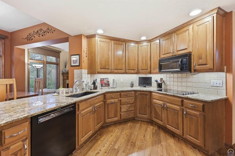 Tiny photo for 4135 SW Indian Hills Rd, Topeka, KS 66610 (MLS # 247134)