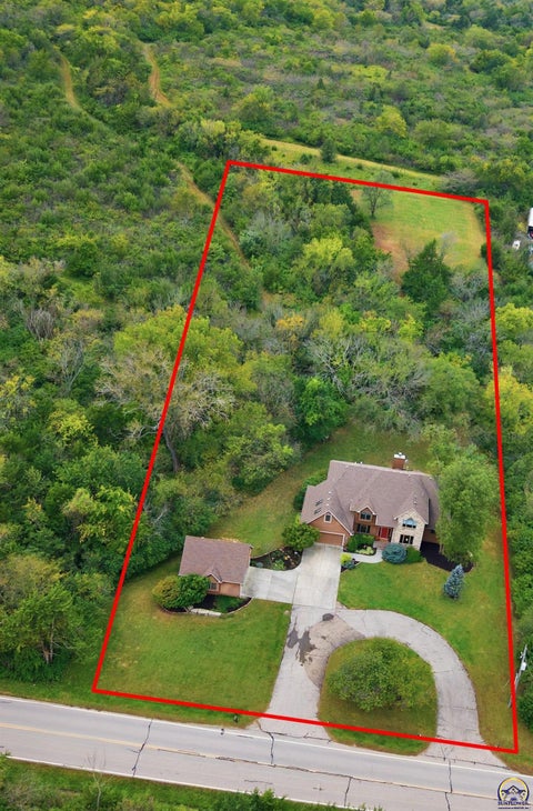 Tiny photo for 4135 SW Indian Hills Rd, Topeka, KS 66610 (MLS # 247134)