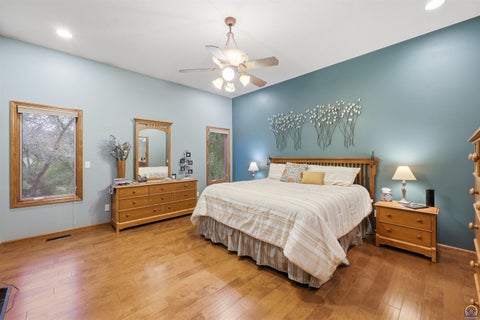 Tiny photo for 4135 SW Indian Hills Rd, Topeka, KS 66610 (MLS # 247134)