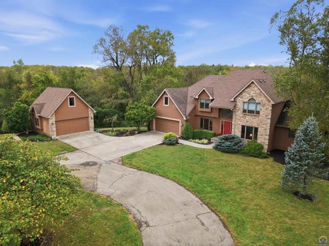 Photo of 4135 SW Indian Hills Rd, Topeka, KS 66610 (MLS # 247134)