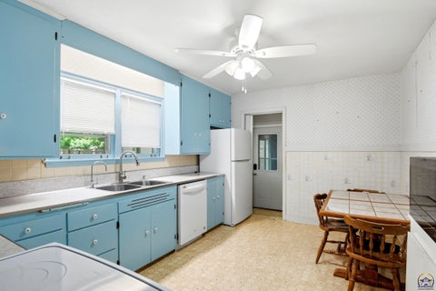 Tiny photo for 2319 SW Burnett Rd, Topeka, KS 66614 (MLS # 244869)