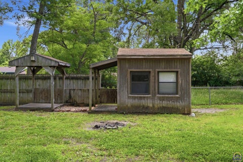 Tiny photo for 2319 SW Burnett Rd, Topeka, KS 66614 (MLS # 244869)