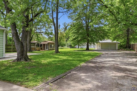 Tiny photo for 2319 SW Burnett Rd, Topeka, KS 66614 (MLS # 244869)
