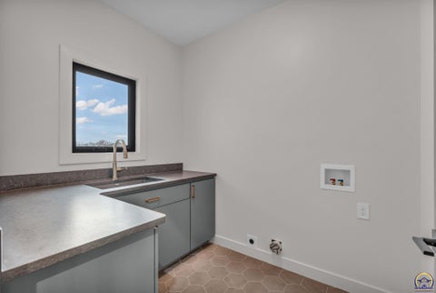 Tiny photo for 2927 SW Greenridge St, Topeka, KS 66614 (MLS # 243329)