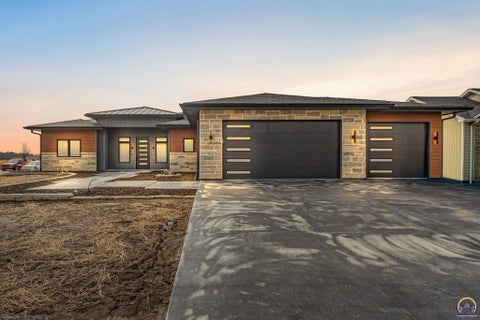 Tiny photo for 2927 SW Greenridge St, Topeka, KS 66614 (MLS # 243329)