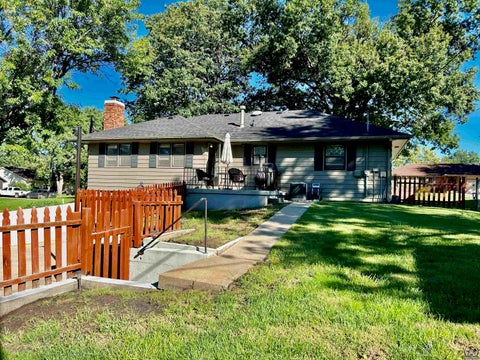 Tiny photo for 5861 SW 27th Ter, Topeka, KS 66614 (MLS # 246879)