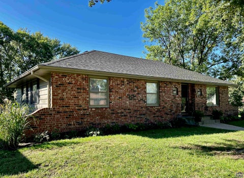Tiny photo for 5861 SW 27th Ter, Topeka, KS 66614 (MLS # 246879)