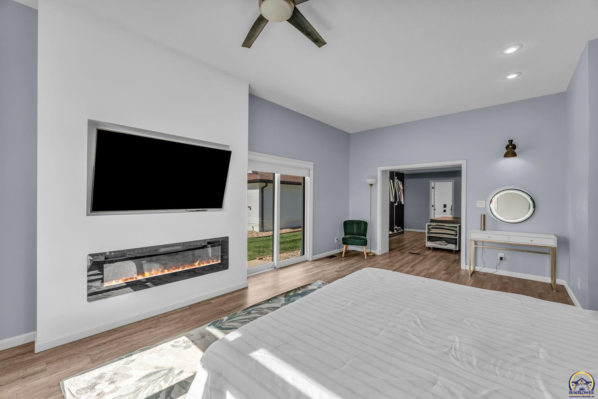 Topeka, Kansas 66618, United States, 4 Bedrooms Bedrooms, ,3 BathroomsBathrooms,Residential,Active,214155