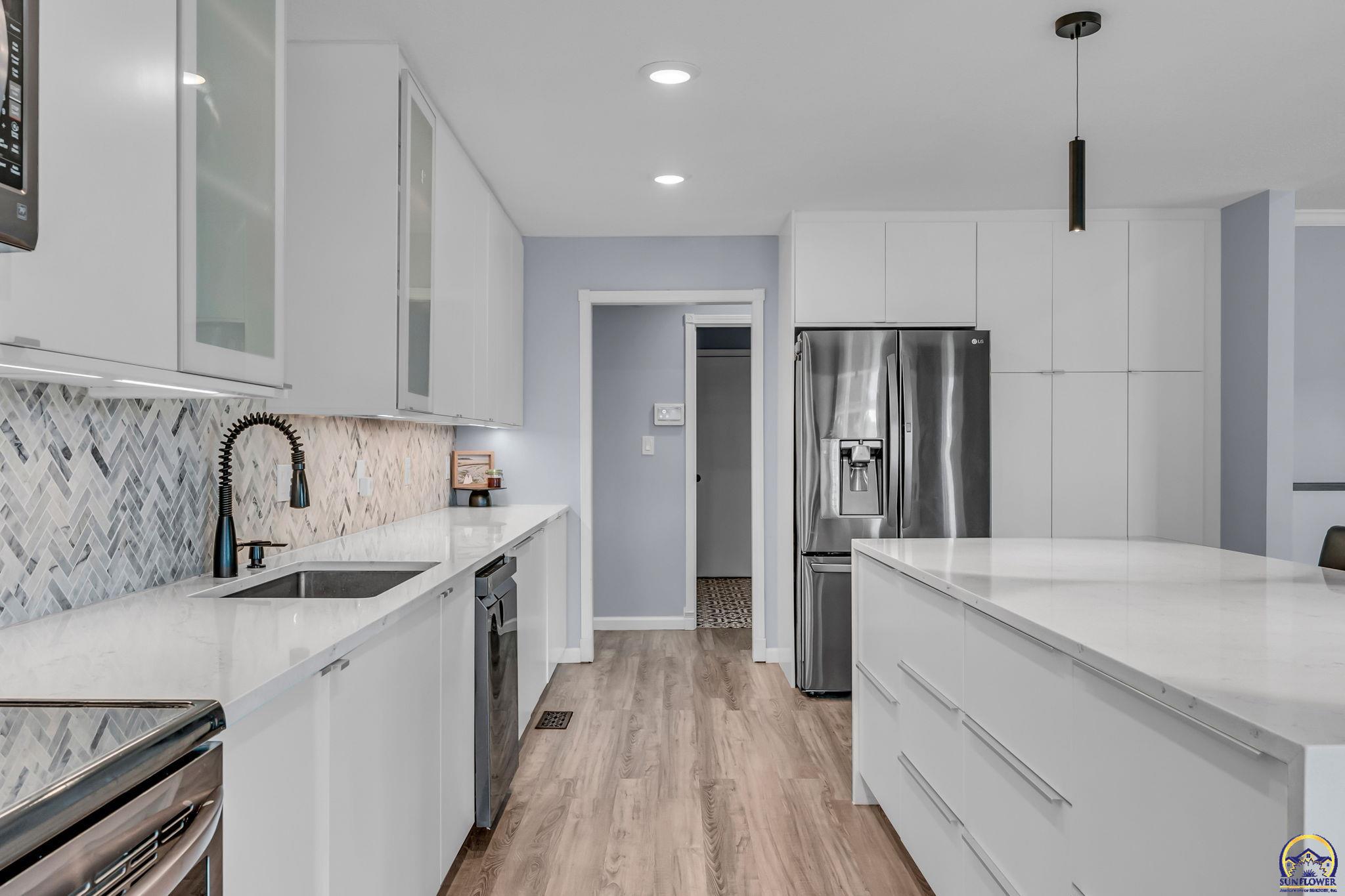 Topeka, Kansas 66618, United States, 4 Bedrooms Bedrooms, ,3 BathroomsBathrooms,Residential,Active,214155