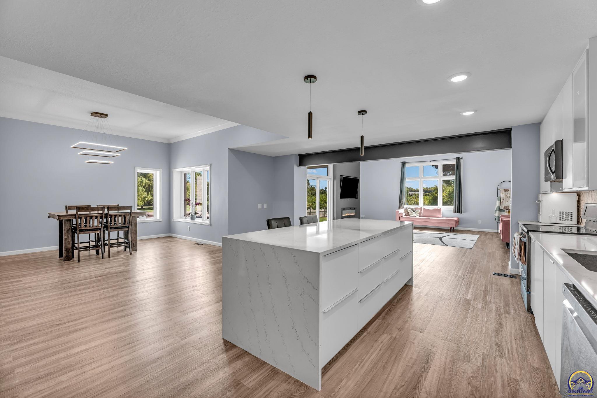 Topeka, Kansas 66618, United States, 4 Bedrooms Bedrooms, ,3 BathroomsBathrooms,Residential,Active,214155