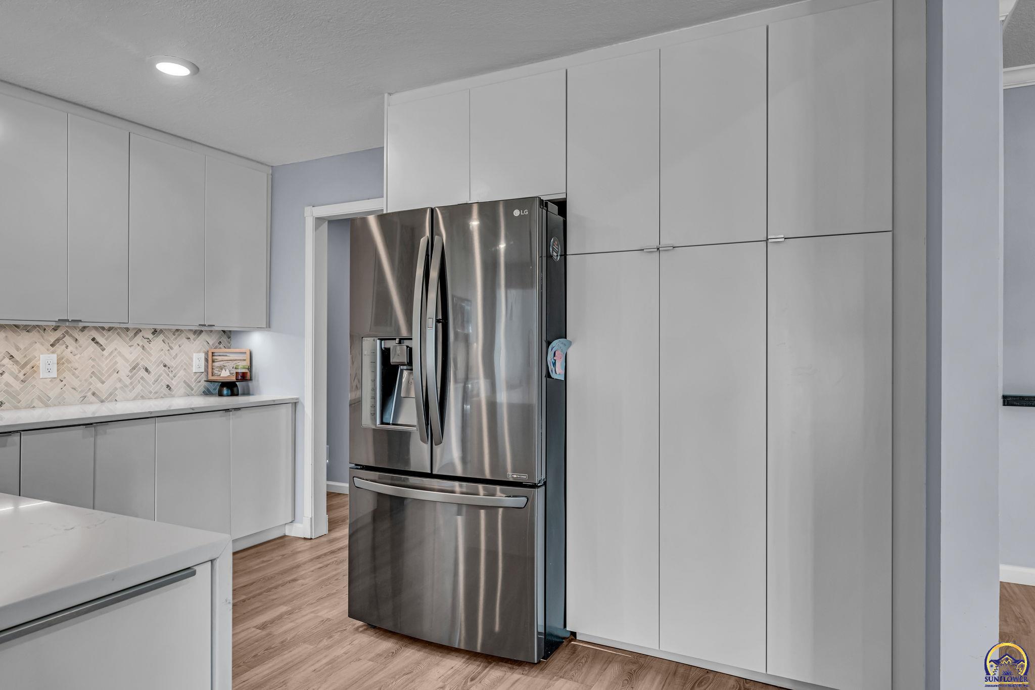 Topeka, Kansas 66618, United States, 4 Bedrooms Bedrooms, ,3 BathroomsBathrooms,Residential,Active,214155