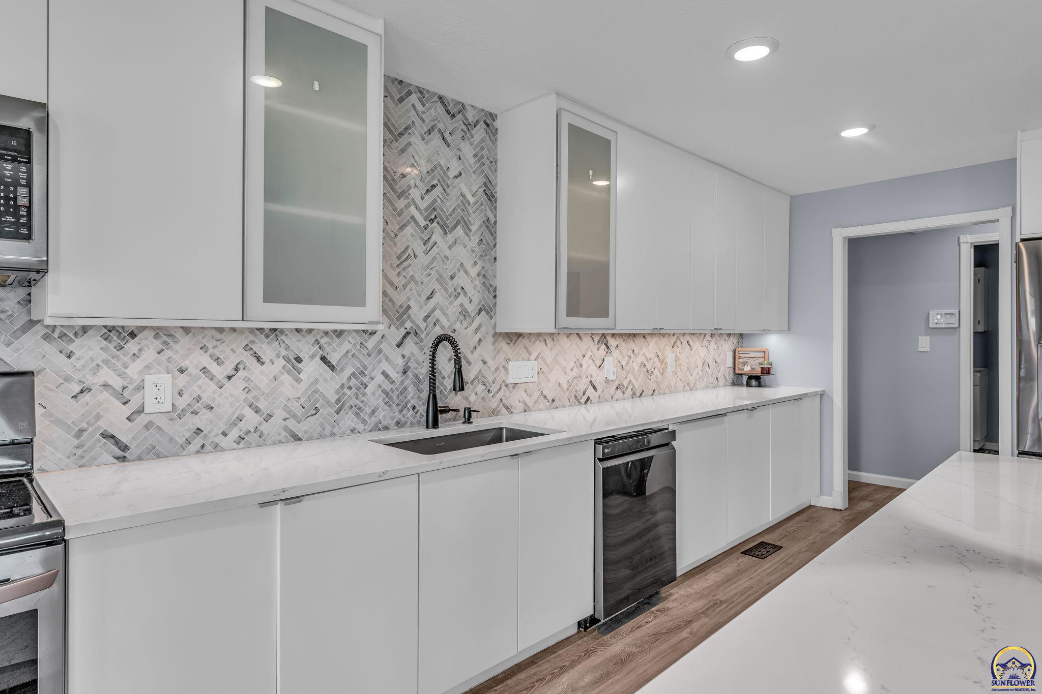 Topeka, Kansas 66618, United States, 4 Bedrooms Bedrooms, ,3 BathroomsBathrooms,Residential,Active,214155