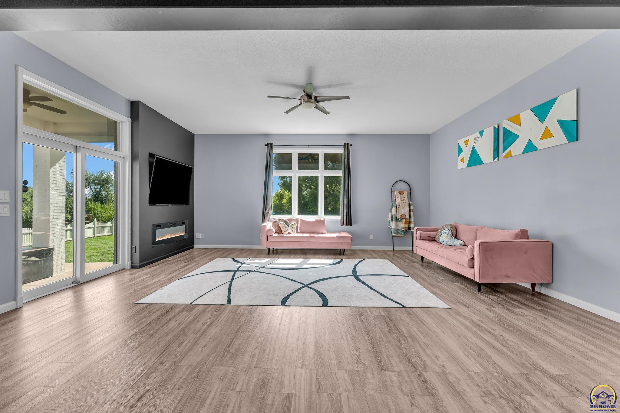 Topeka, Kansas 66618, United States, 4 Bedrooms Bedrooms, ,3 BathroomsBathrooms,Residential,Active,214155