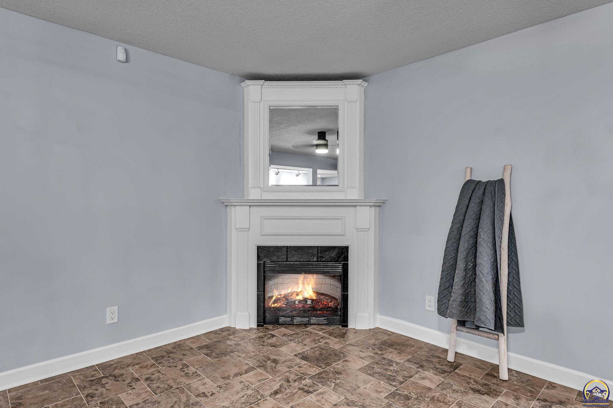 Topeka, Kansas 66618, United States, 4 Bedrooms Bedrooms, ,3 BathroomsBathrooms,Residential,Active,214155