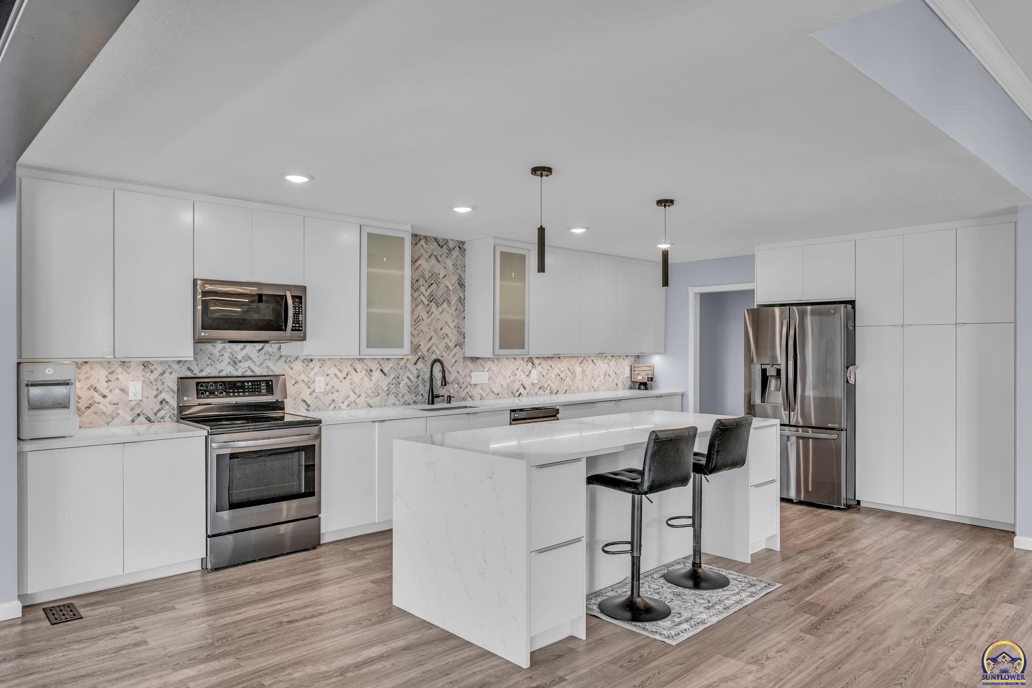 Topeka, Kansas 66618, United States, 4 Bedrooms Bedrooms, ,3 BathroomsBathrooms,Residential,Active,214155