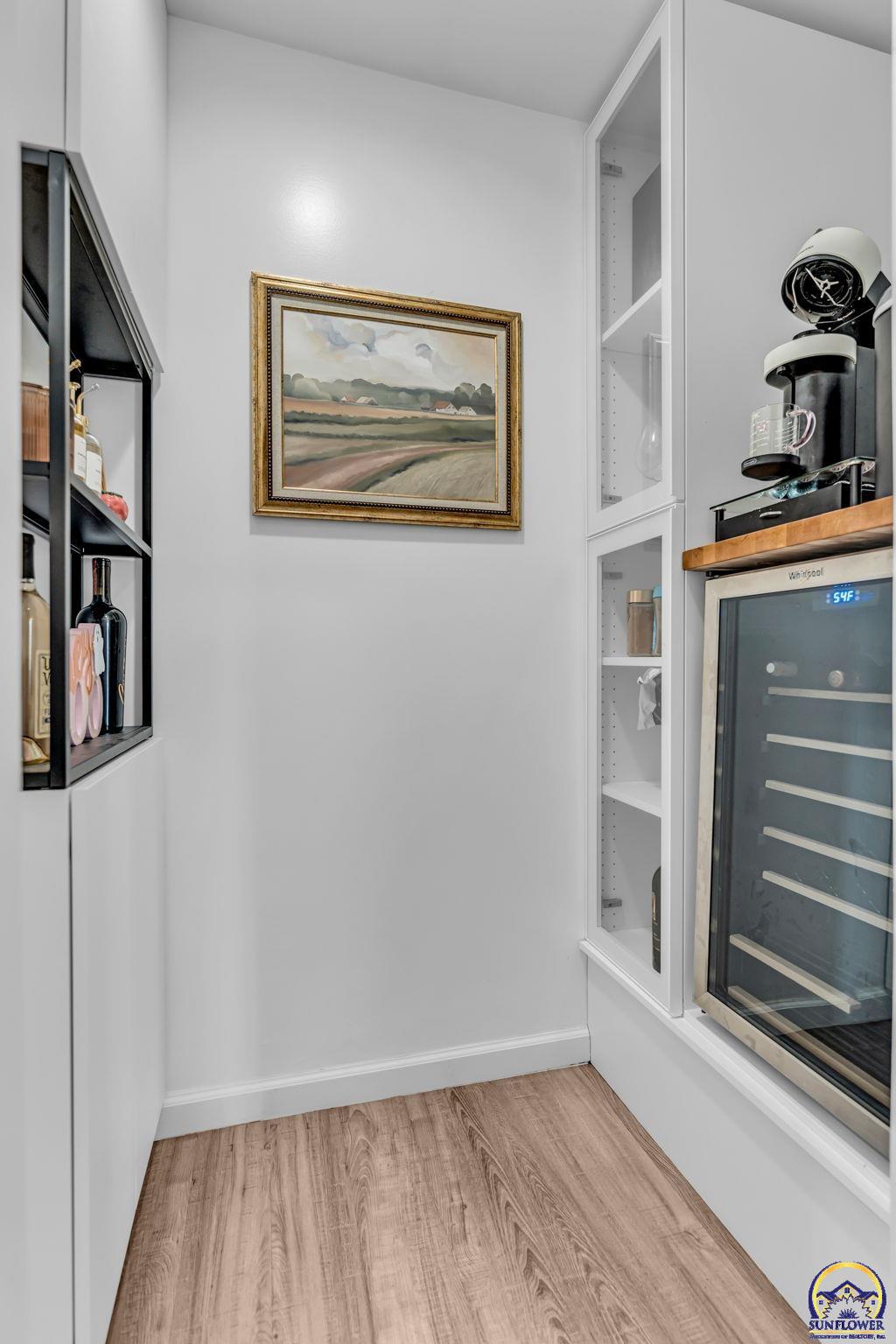 Topeka, Kansas 66618, United States, 4 Bedrooms Bedrooms, ,3 BathroomsBathrooms,Residential,Active,214155