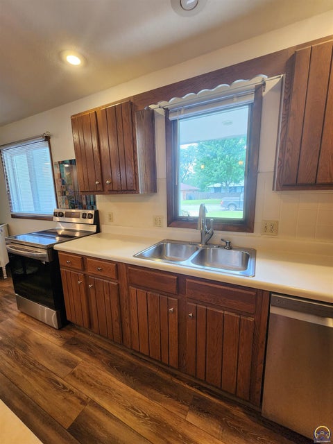Tiny photo for 2008 Meadowlark Ln, Emporia, KS 66801 (MLS # 245484)