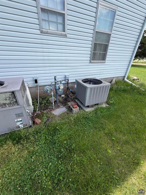 Tiny photo for 114 S Walnut St, Neosho Rapids, KS 66864 (MLS # 244883)