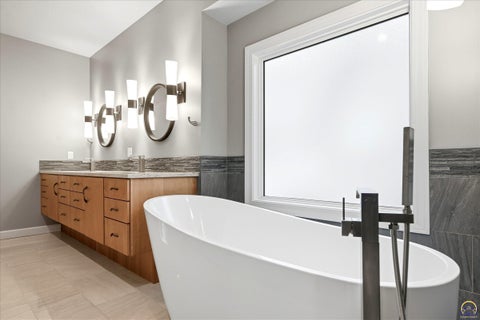 Tiny photo for 4226 SW Clarion Lakes Dr, Topeka, KS 66610 (MLS # 245784)