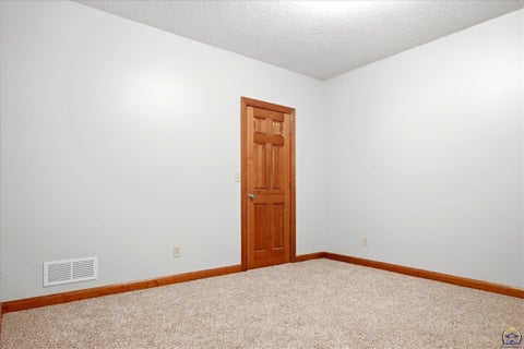 Tiny photo for 4226 SW Clarion Lakes Dr, Topeka, KS 66610 (MLS # 245784)