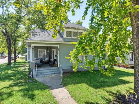 Tiny photo for 402 Bertrand AVE, St. Marys, KS 66536 (MLS # 246940)