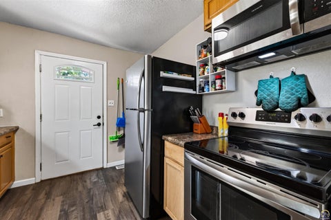 Tiny photo for 2601 SW Clay St, Topeka, KS 66611 (MLS # 246793)