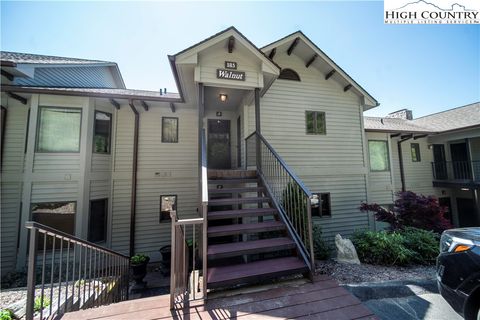 Photo of 185 Waterside Drive #20% of Walnut 5, Blowing Rock, NC 28605 (MLS # 256601)