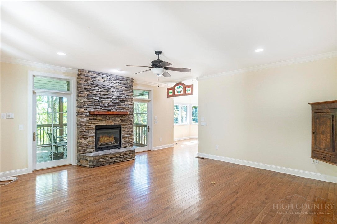 5321 Howards Creek Road