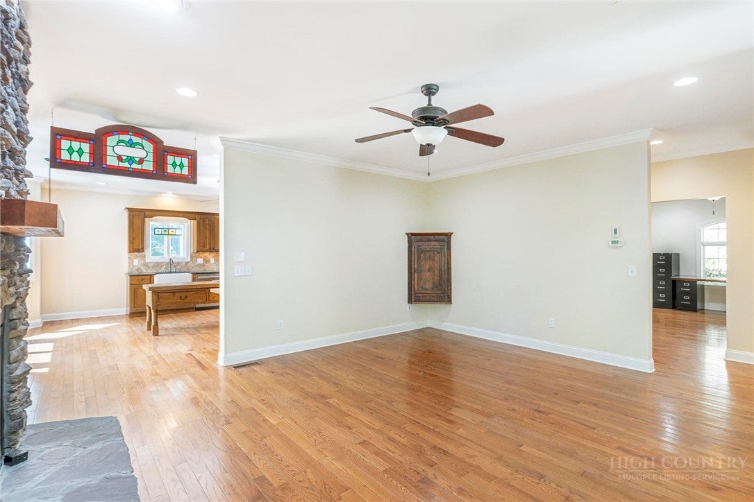 5321 Howards Creek Road