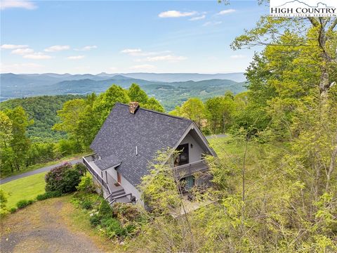 Photo of 871 Rich Knob Road, Spruce Pine, NC 28777 (MLS # 255124) Photo of 871 Rich Knob Road, Spruce Pine, NC 28777 (MLS # 255124)
