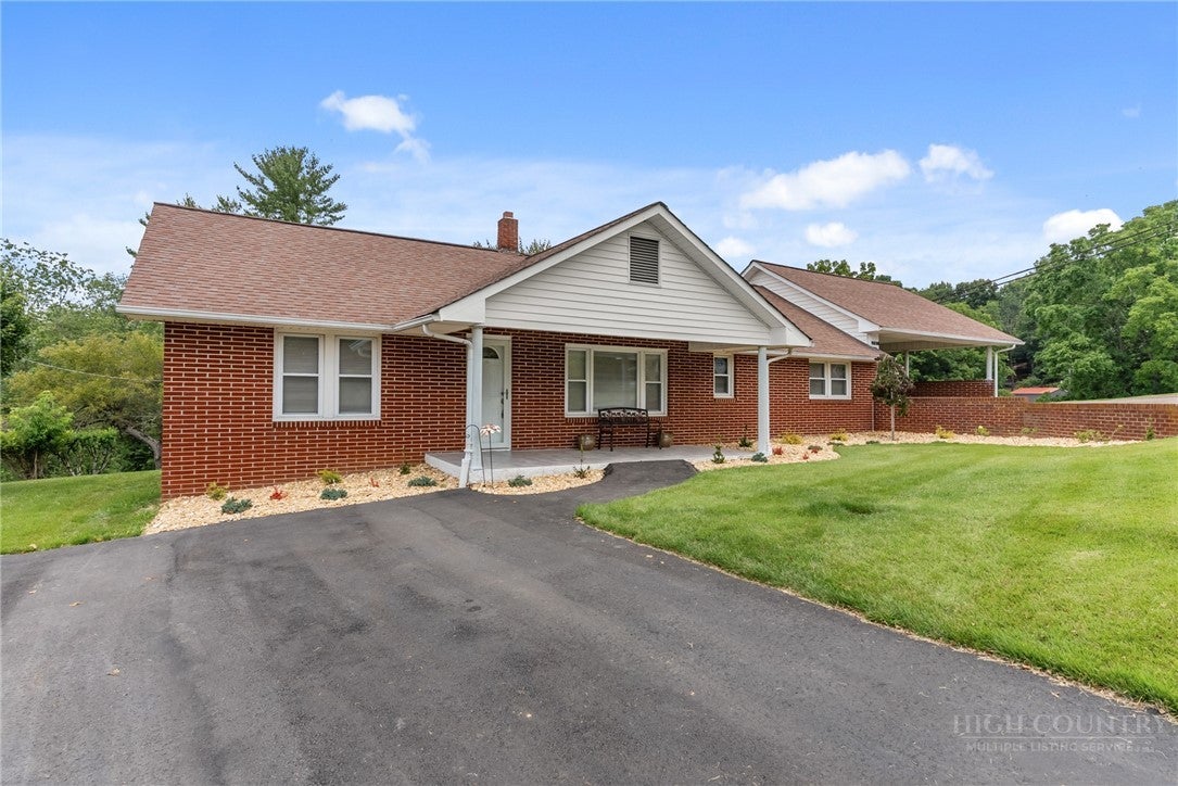 290 Riverview Drive
