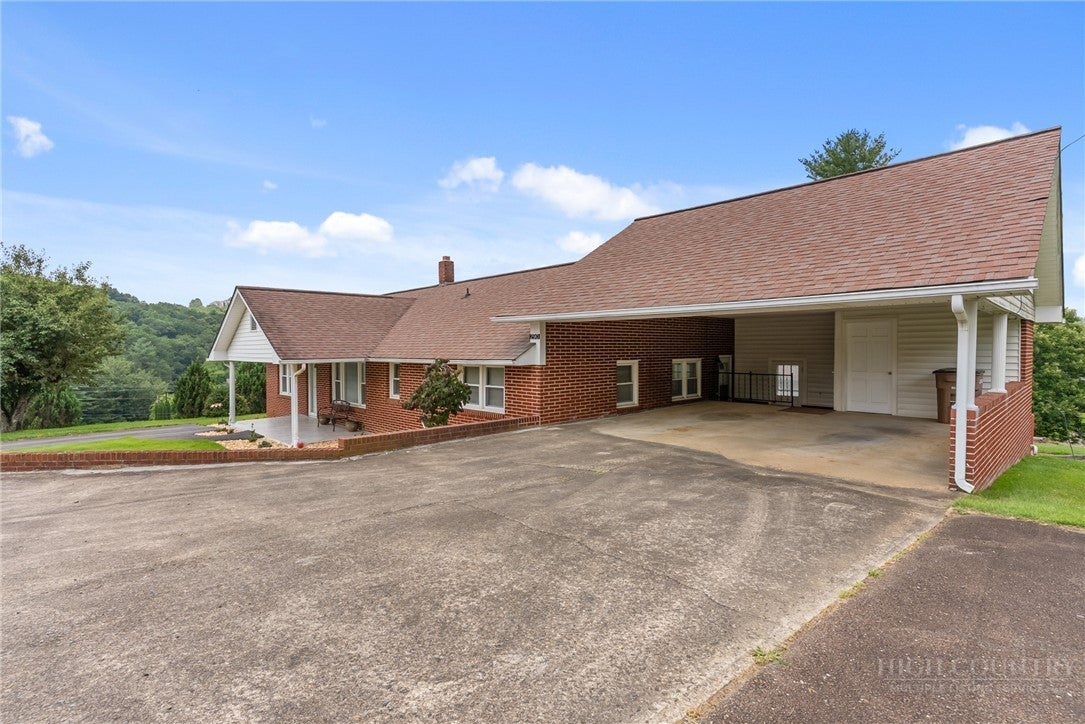 290 Riverview Drive