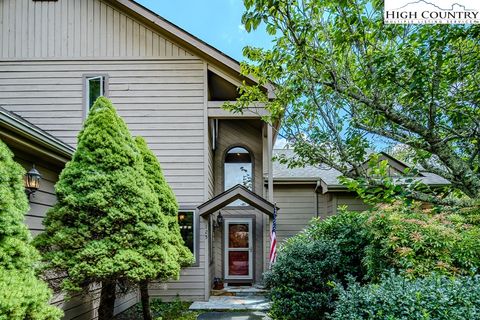 Photo of 125 Grassy Knoll Way, Blowing Rock, NC 28605 (MLS # 256419)