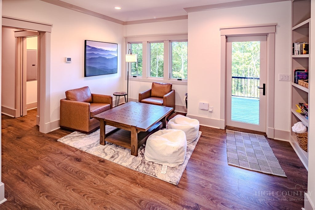 1190 Grandview Drive Extension