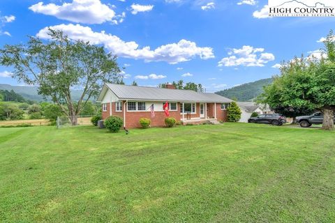 Photo of 248 Sunset Drive, Mountain City, TN 37683 (MLS # 257014)
