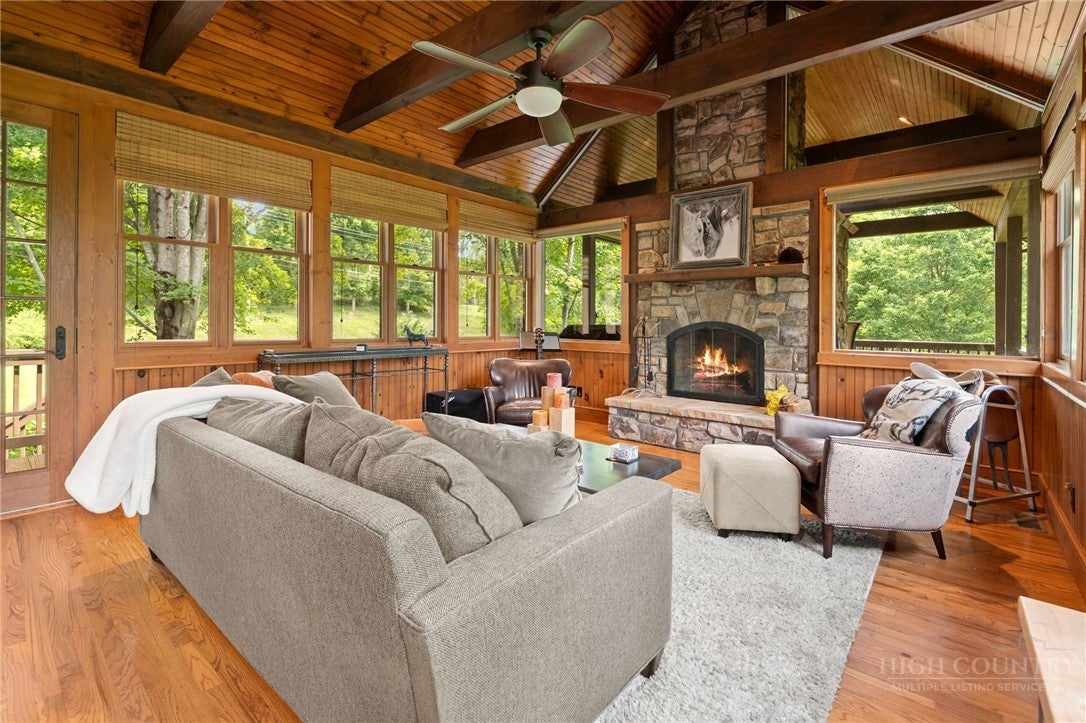 206 Creekside Farm Road