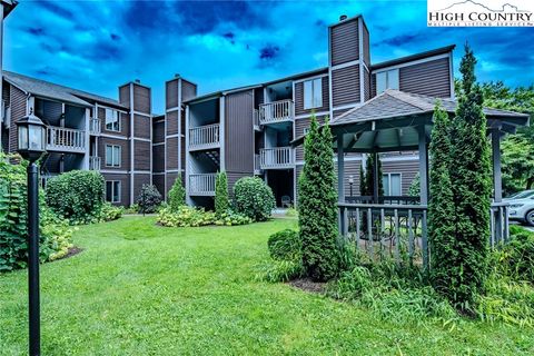 Photo of 148 Royal Oaks Drive #235, Blowing Rock, NC 28605 (MLS # 256234)