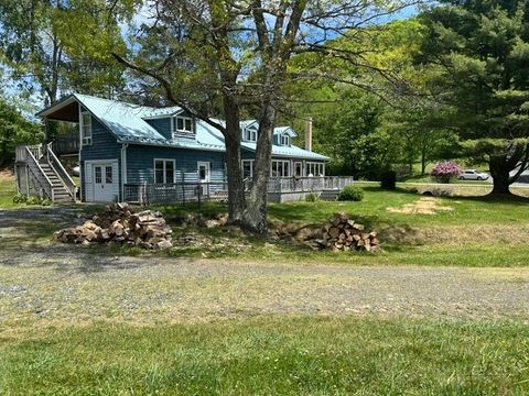 Photo of 4873 Silas Creek Road, Lansing, NC 28643 (MLS # 262020)