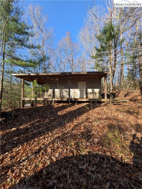 Photo of 574 Three Creeks Lane, Sparta, NC 28675 (MLS # 259137)