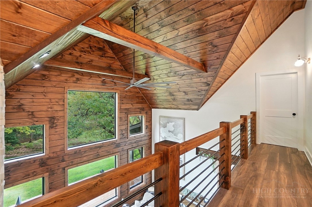 Lansing, North Carolina, 28643, United States, 3 Bedrooms Bedrooms, ,6 BathroomsBathrooms,Residential,Active,2035623
