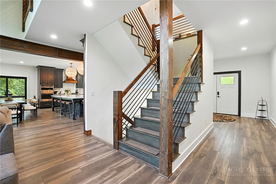 Lansing, North Carolina, 28643, United States, 3 Bedrooms Bedrooms, ,6 BathroomsBathrooms,Residential,Active,2035623