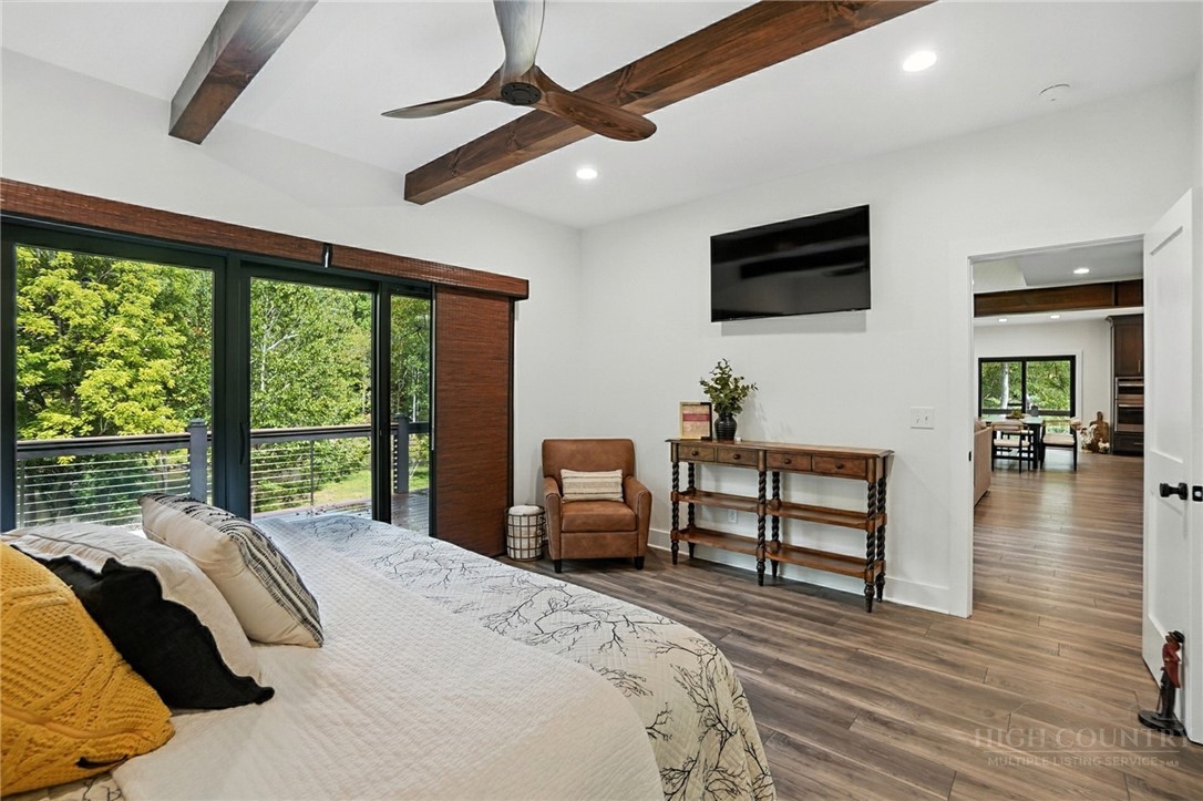 Lansing, North Carolina, 28643, United States, 3 Bedrooms Bedrooms, ,6 BathroomsBathrooms,Residential,Active,2035623