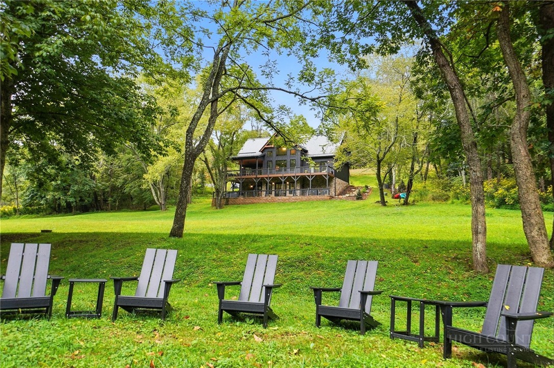Lansing, North Carolina, 28643, United States, 3 Bedrooms Bedrooms, ,6 BathroomsBathrooms,Residential,Active,2035623