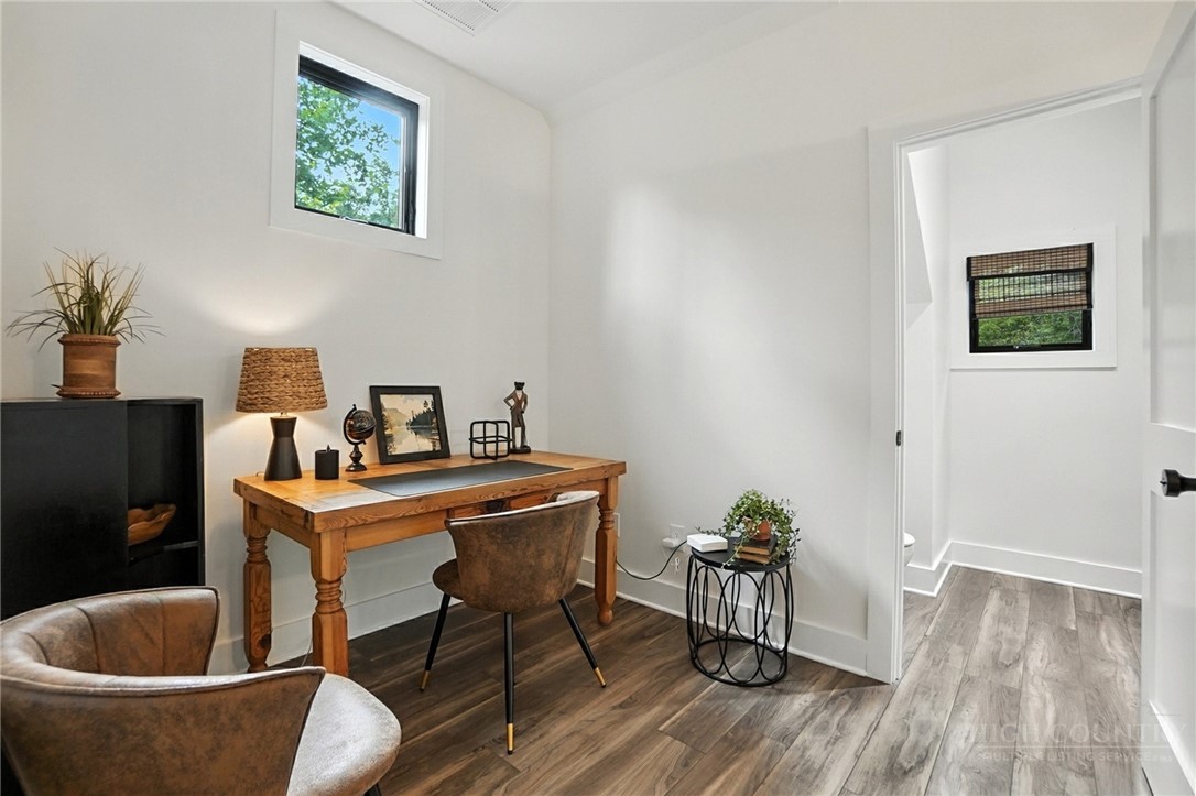 Lansing, North Carolina, 28643, United States, 3 Bedrooms Bedrooms, ,6 BathroomsBathrooms,Residential,Active,2035623