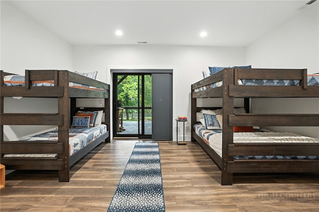 Lansing, North Carolina, 28643, United States, 3 Bedrooms Bedrooms, ,6 BathroomsBathrooms,Residential,Active,2035623