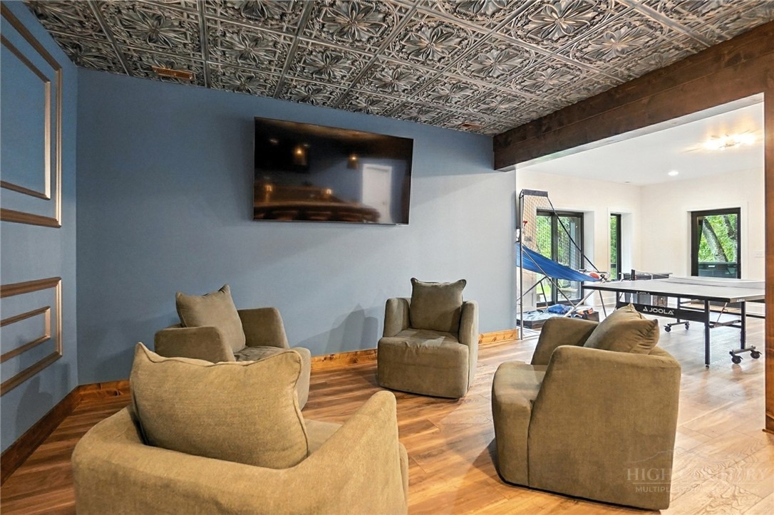 Lansing, North Carolina, 28643, United States, 3 Bedrooms Bedrooms, ,6 BathroomsBathrooms,Residential,Active,2035623